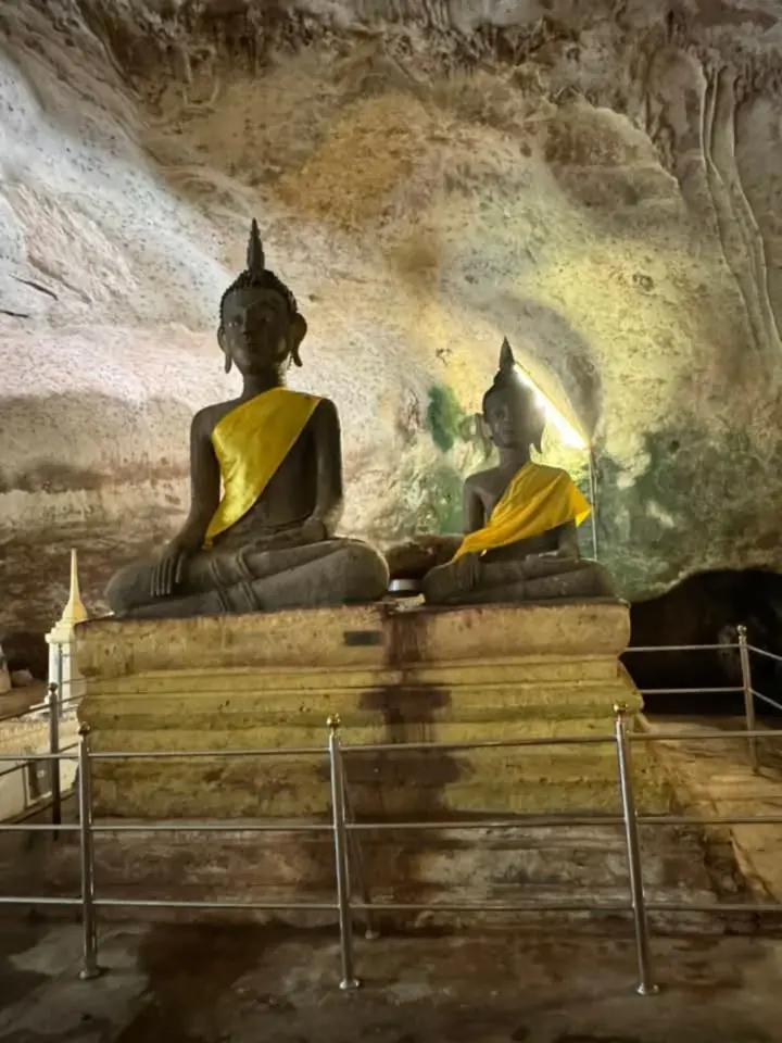 Suvankuha-Höhlentempel · ein Stopp auf der Tour