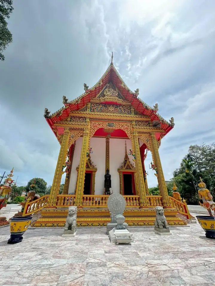 Templomlátogatás Khao Lak környékén