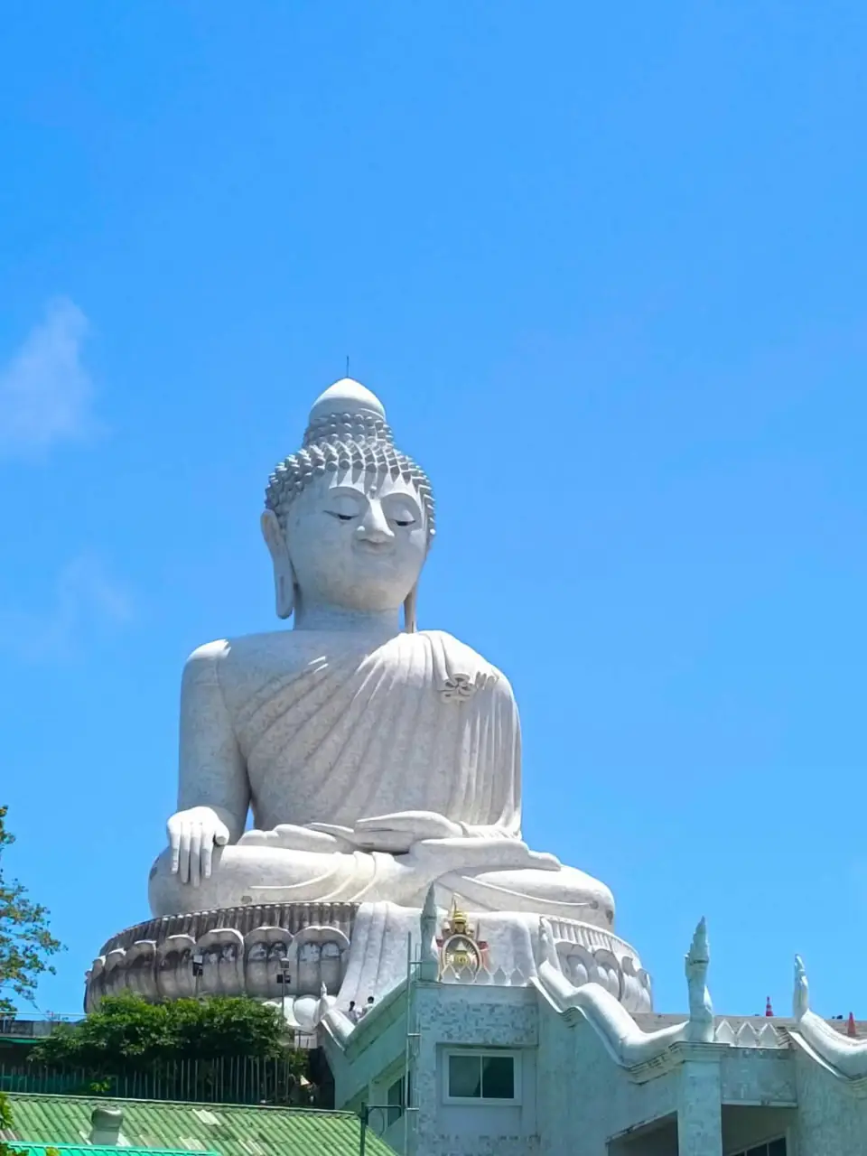 Phuket fehér Nagy Buddha-szobra